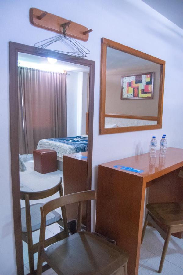 Hotel Niza Zona Piel ليون المظهر الخارجي الصورة