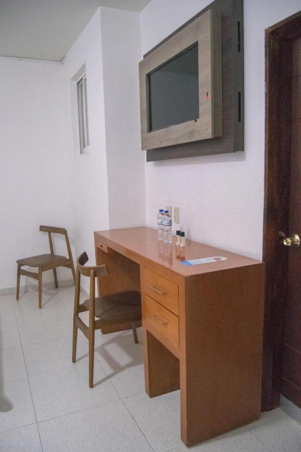 Hotel Niza Zona Piel ليون المظهر الخارجي الصورة